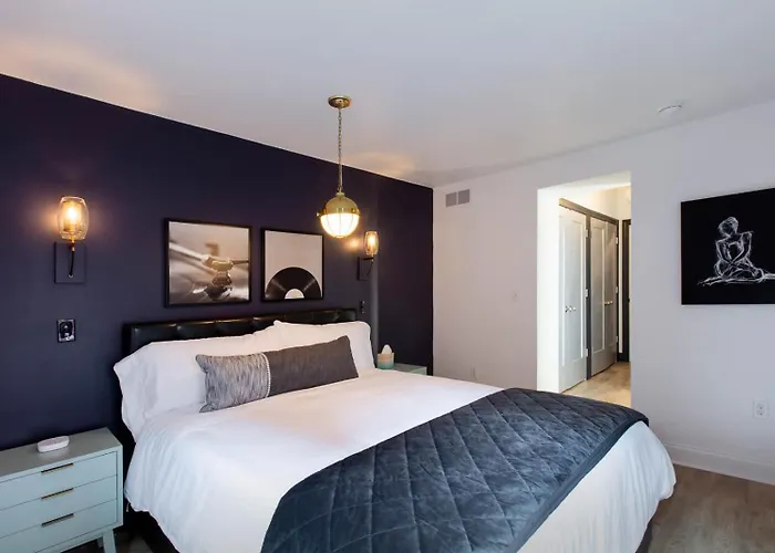 King Bed / Free Parking / Bbq / Fire Pit / Arcade